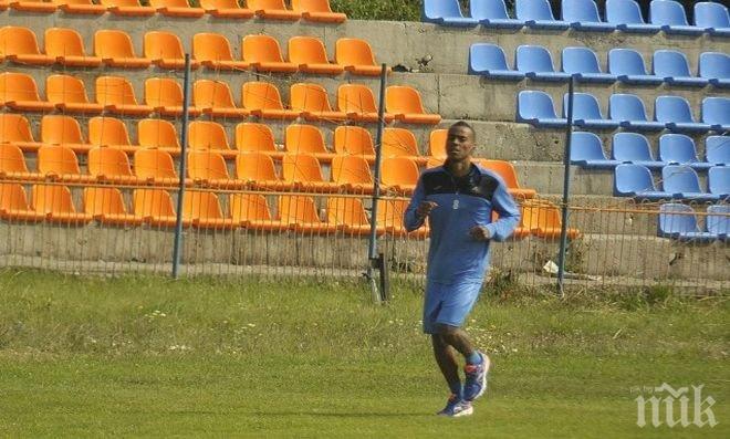 Син футболист успокои: Добре съм