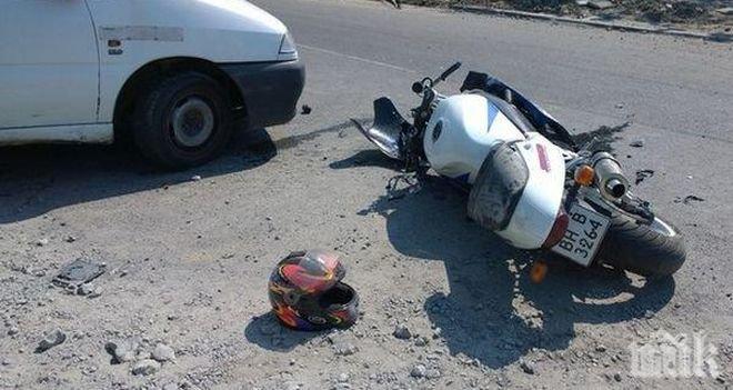 Моторист помете две деца на тротоар в Златоград