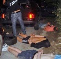 Полицията натръшка трима дилъри пред бургаски мол
