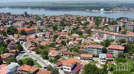 чистиха пътя свищов затлачвания намесата областния управител