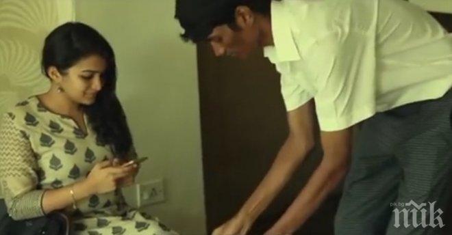 Докато стоеше в кафенето тя забеляза, че някой я наблюдаваше. Това, което се случи след това ще докосне сърцето ти!