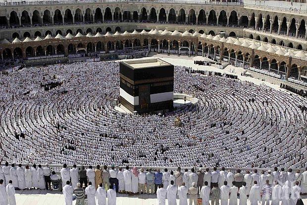 Падналият кран в Мека е собственост на фамилията бин Ладен