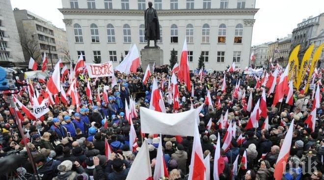 Протест и контрапротест във Варшава заради бежанците 