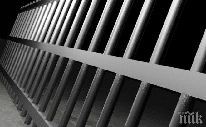 Трима души загинаха при безредици в затвор в Оклахома