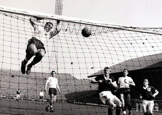 Почина световен шампион с Англия