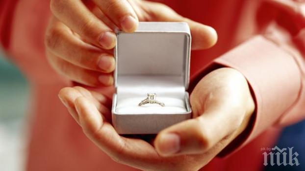 Старозагорец предложи брак на 6 метра под водата