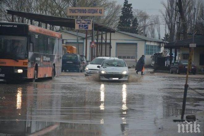 Вода удави Пловдив, пак виновници няма (снимки)