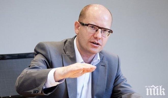 Чешкият премиер: ЕС се провали да спазва собствените си правила за справяне с мигрантската криза
