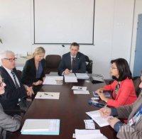 Кунева се изфука, че и ОЛАФ стартирали разследвания по анонимки