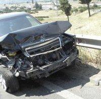 Шофьор се размаза в мантинела