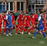 Благородна кауза! Футболистите на ЦСКА дариха пари за храм