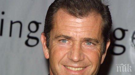 мел гибсън става татко девети път