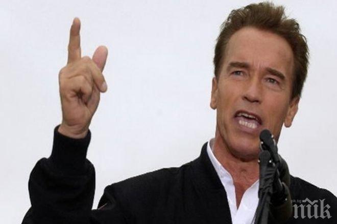 Терминатора сяда в стола на Тръмп