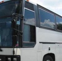 Автобус с 38 деца горя на магистрала 