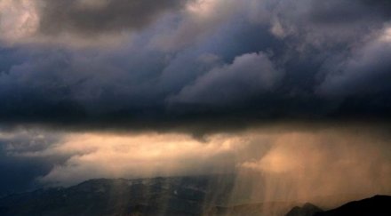 чакат ураганни ветрове дъжд