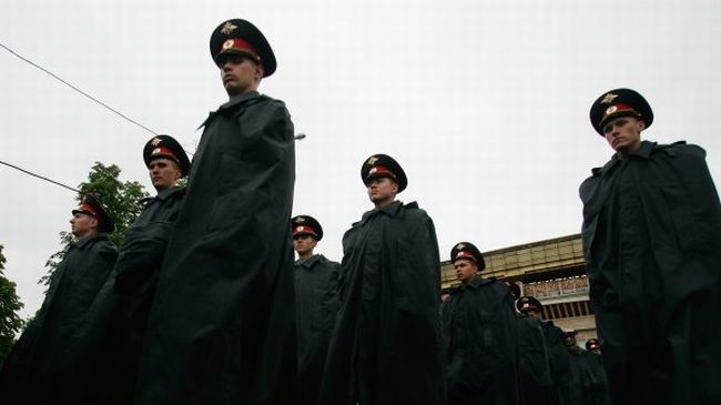 Уволниха 100 дрогирани полицаи