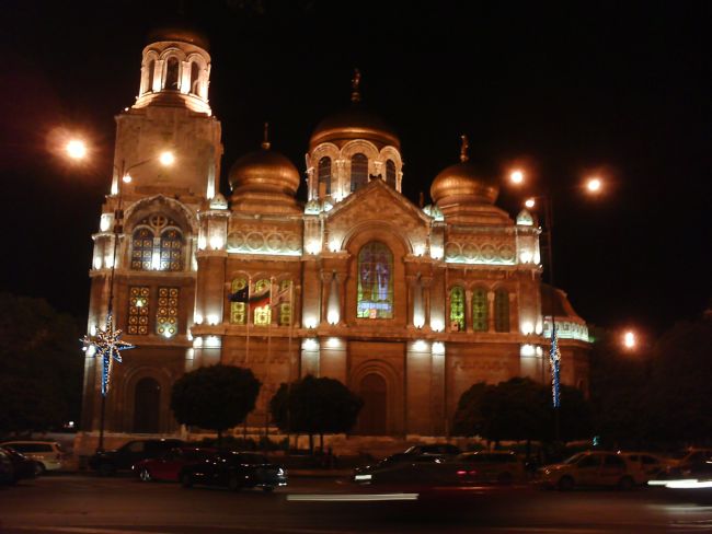 Варна вади над 2 млн. лева за осветление