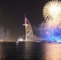 Дубай посреща хиляди туристи за традиционния шопинг фестивал