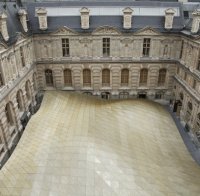 Летящо килимче в Лувъра