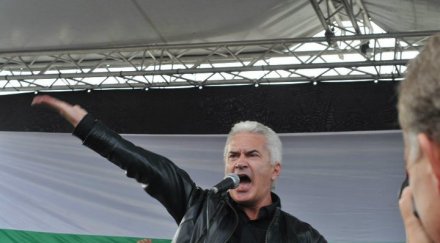 волен сидеров валери симеонов плаща клеветите лисицов негов агент