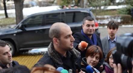 ританият сидеров журналист пик извади болничен лист