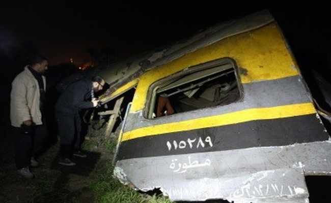 12 трупа във влакова катастрофа