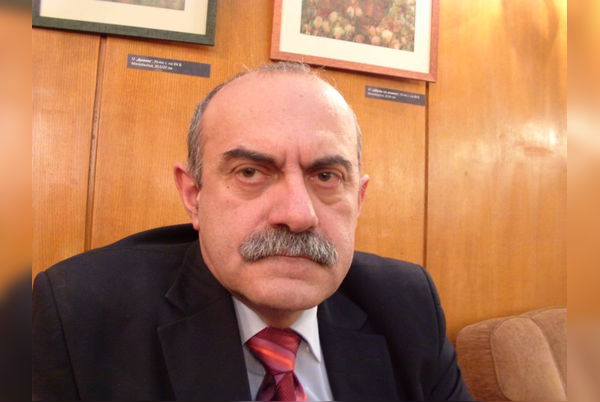 Павел Шопов избяга от въпросите за побойника Сидеров