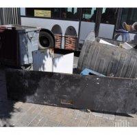 Варна потъна в боклуци! (снимки)
