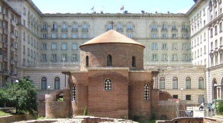 променят движението софия заради постановката антигона