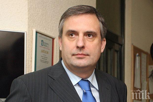 Калфин връчва първите договори по схема „Независим живот”