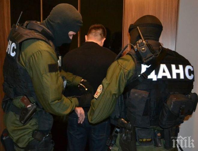 Наркотици в основата на арестите в Първомай и Асеновград?