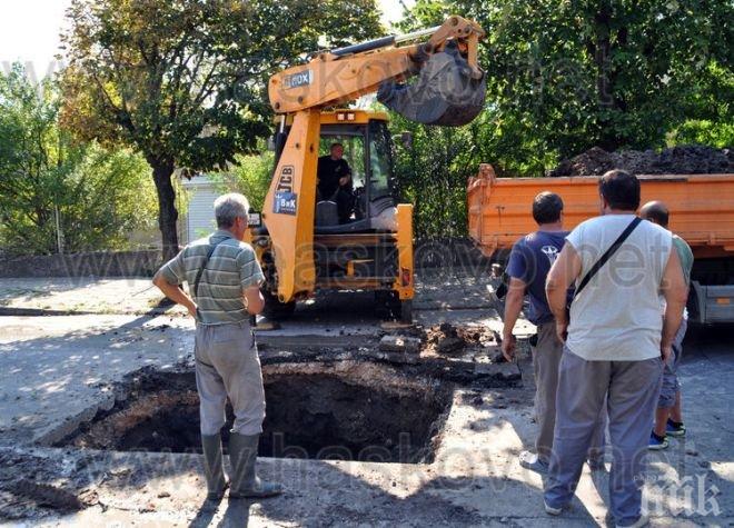 10-литрови туби затапили канализацията на квартал в Хасково