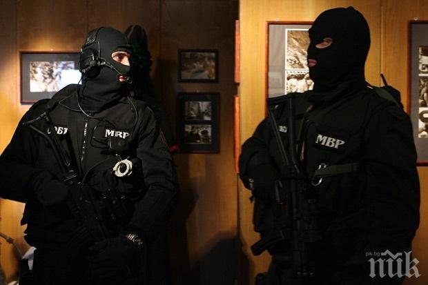 Мащабна акция! Арестуваха шефовете на полицията в Първомай и Асеновград