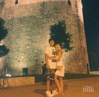 Ето го порасналия син на Деси Слава! Майки стърчи една глава над майка си!