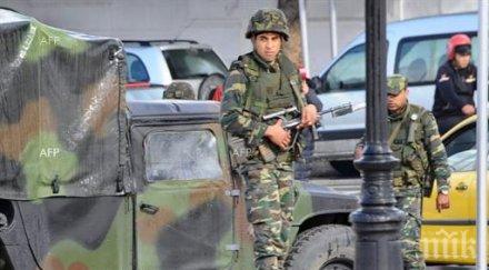 властите тунис освободиха длъжност 100 служители силовите структури заподозрени участие терористични организации