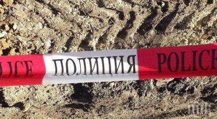 екшън шизофреник барикадира дома майка държи заложник