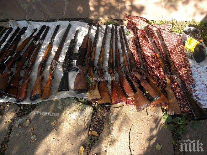 Откриха скъпи колекционерски пушки и пищови в Монтанско