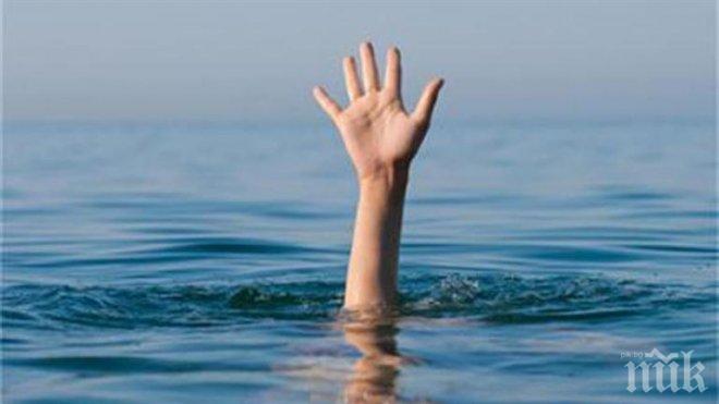 Уволнен спасител извади давещо се момче от Гребния канал в Пловдив
