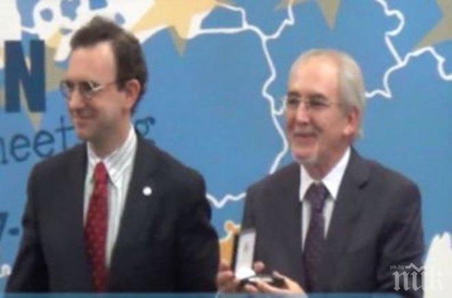 Евролибералите наградиха Доган с медал за храброст 