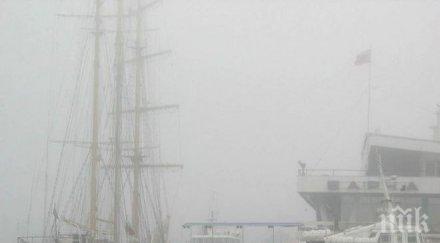 затвориха порта варна заради мъгла