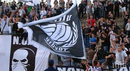 лаута гонят треньорите съблекалнята