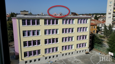 внимание опасни строителни материали висят покрива търговската гимназия бургас снимки