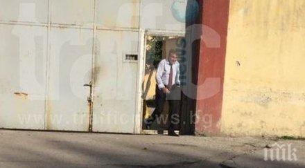 затворници крещят килиите арестуваните полицейски шефове чакаме нас снимки