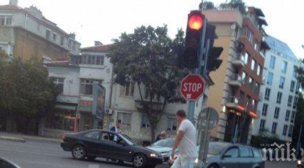 две коли блъснаха ключово кръстовище пловдив