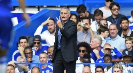 моуриньо похвали провокатора коста играч мача