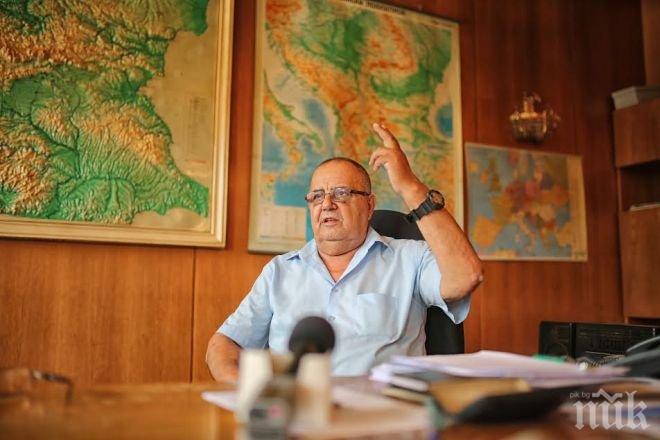 Божидар Димитров: Имам три кучета в музея – Бойко, Мая и Цветелина Бориславова! Ще взема и избягалото вълче
