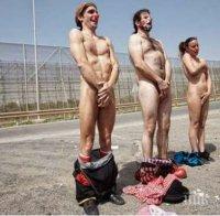 Клоуни разгневиха мюсюлмани с гол протест в тяхна защита 