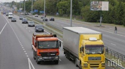 200 камиона блокирани крим татари украинци