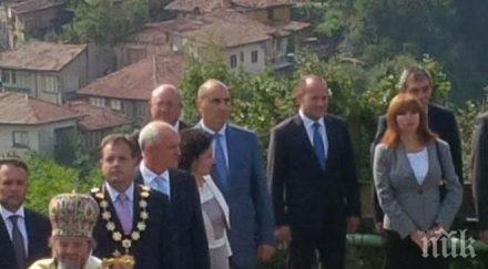 цветан цветанов присъства военния ритуал издигане националното знаме българия царевец снимки