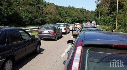 натоварен трафикът пътя пловдив асеновград